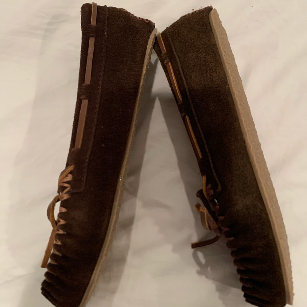 MINNETONKA GIRLS SUEDE SHERPA MOCS SLIPPERS SIZE 4 - Picture 9 of 11